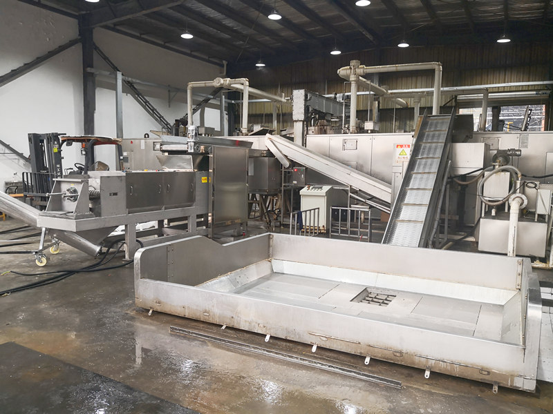 餐廚垃圾處理設(shè)備出來有機肥料生產(chǎn)線